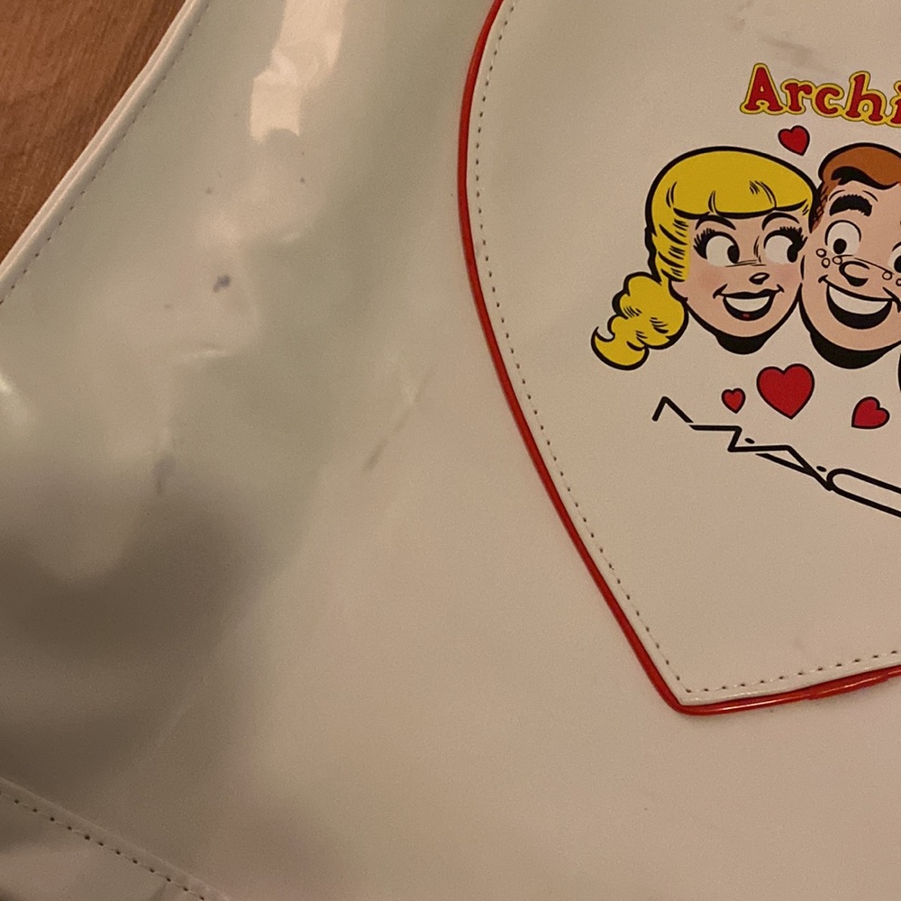 MAC Cosmetics Archie’s Girls Bag! - Picture 7 of 8